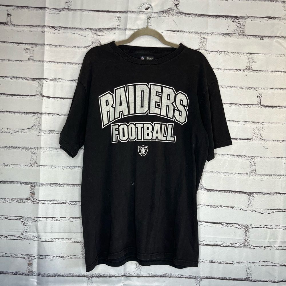 NFL Raiders Football Black Graphic T-Shirt with White Lettering SZ L Vintage Y2K